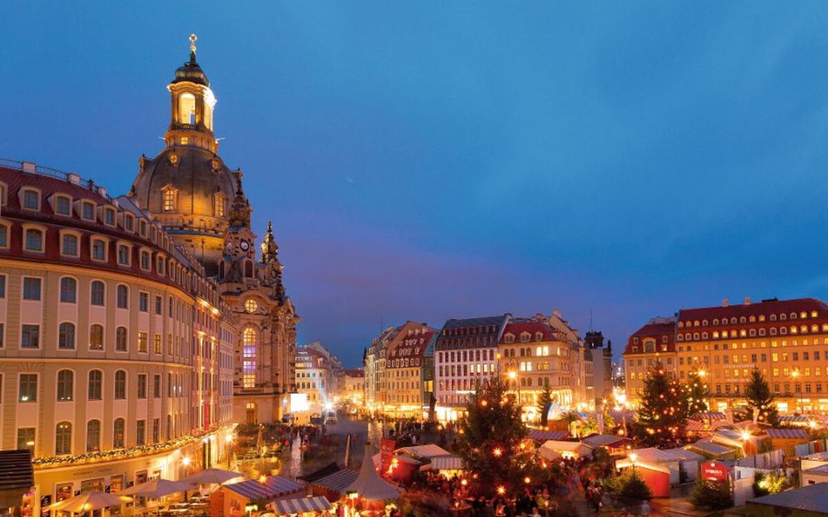 Weihnachtsmarkt auf dem Neumarkt in Dresden, Deutschland - © Sabine Klein - Fotolia