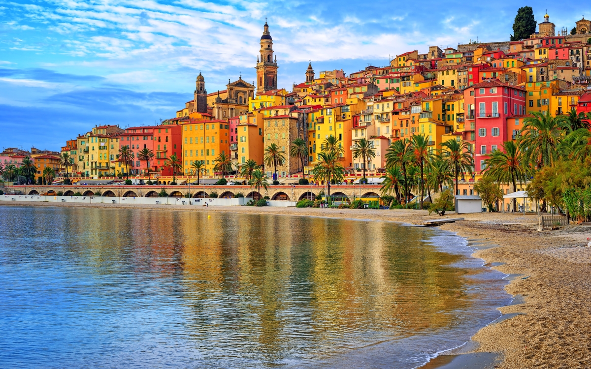 Colorful medieval town Menton on Riviera, Mediterranean sea, Fra - © Boris Stroujko - Fotolia