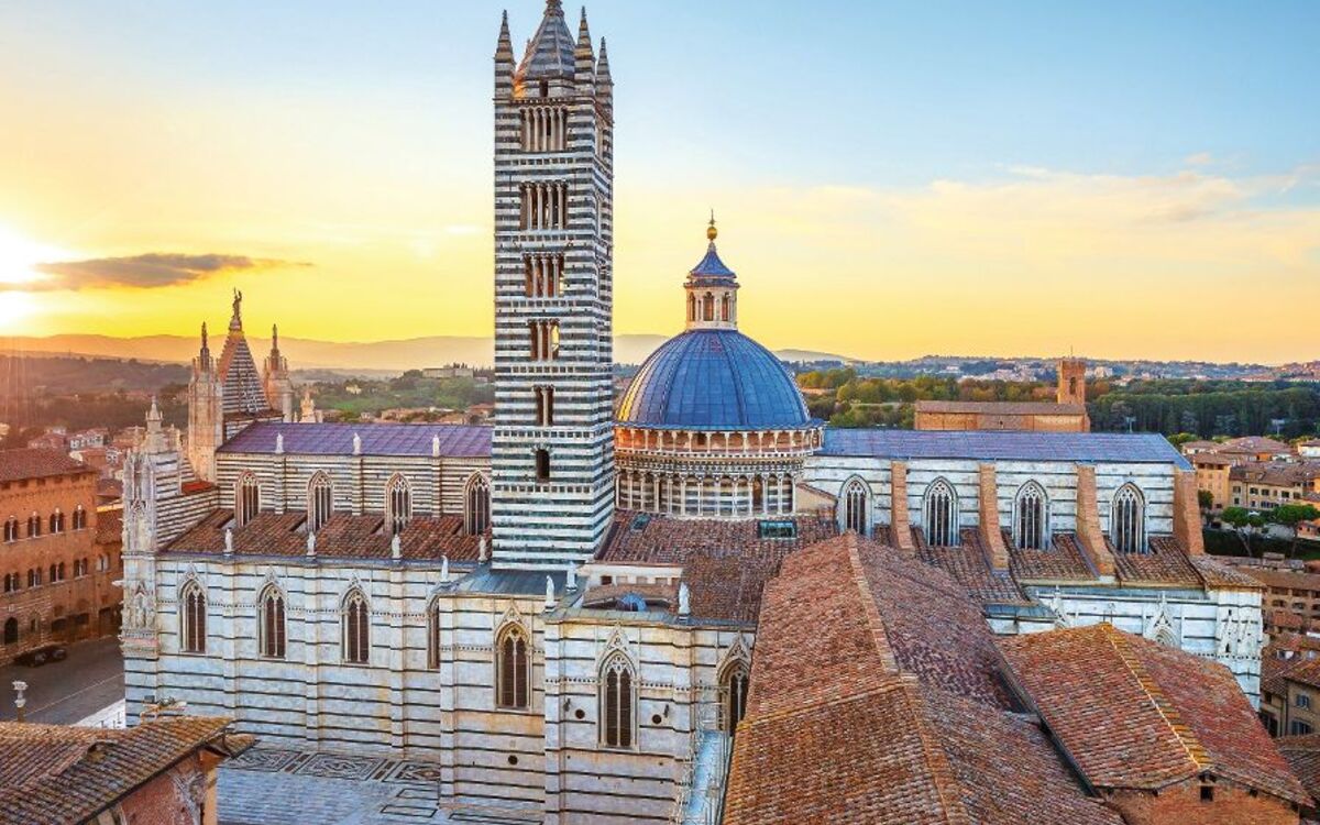 Siena sunset panoramic view. Cathedral Duomo landmark. Tuscany, - © stevanzz - Fotolia