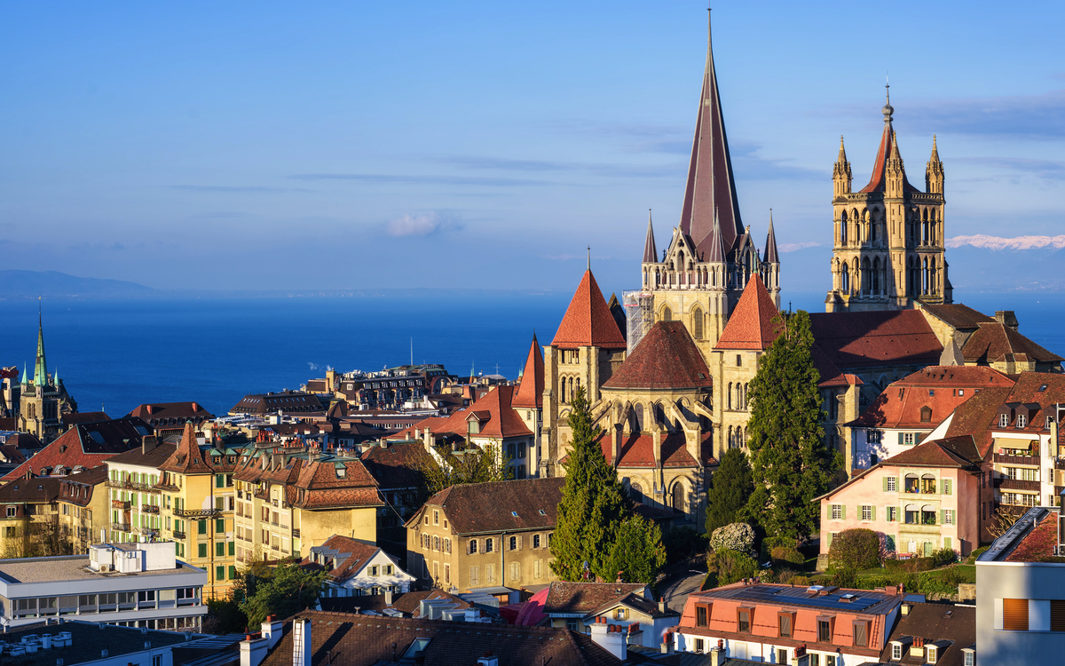 Lausanne, Stadt am Genfersee - © Boris Stroujko - stock.adobe.com