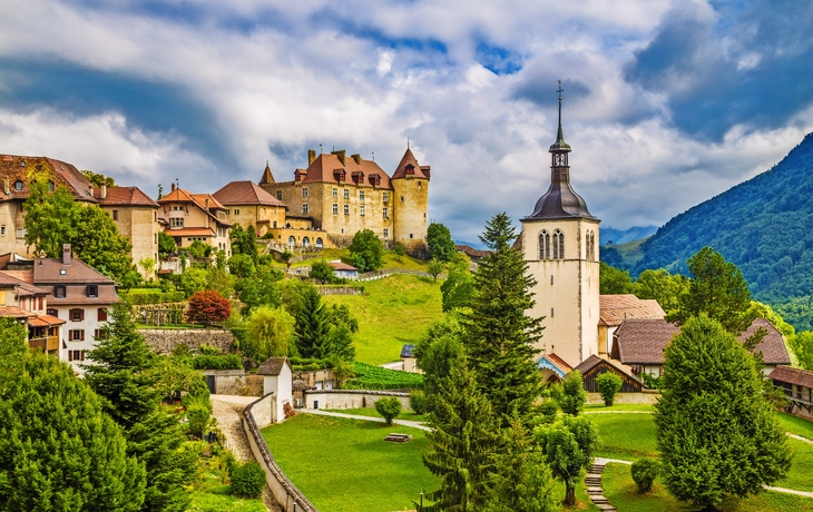 Mittelalterliche Stadt Gruyères, Fribourg, Schweiz - © JFL Photography - Fotolia