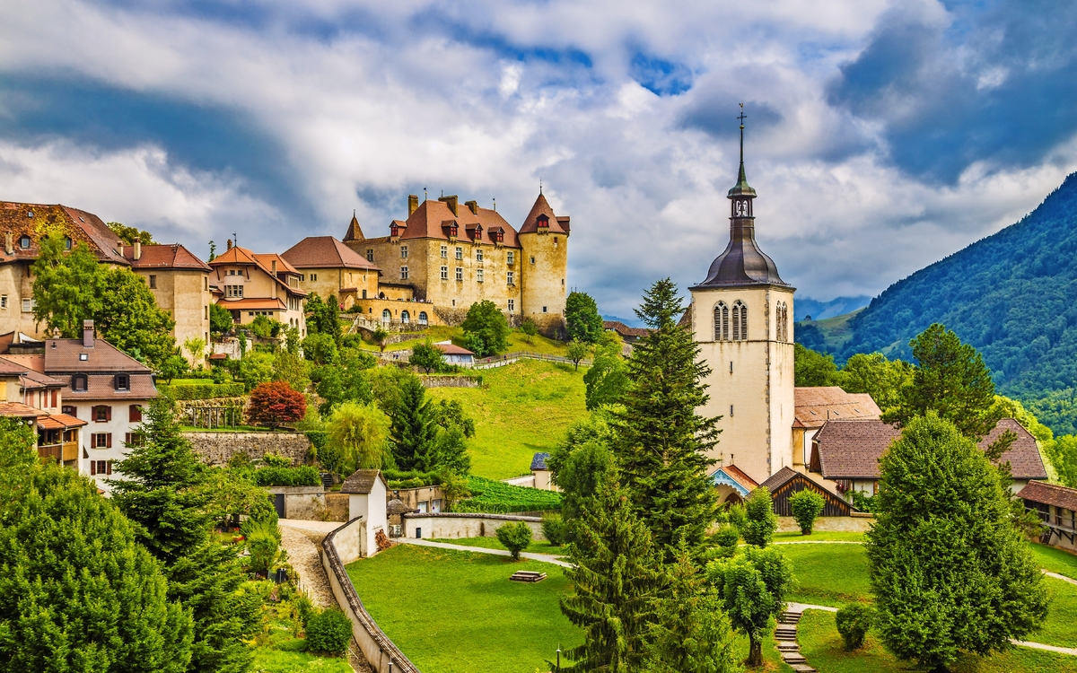 Mittelalterliche Stadt Gruyères, Fribourg, Schweiz - © JFL Photography - Fotolia