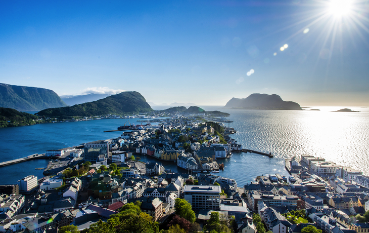 ©Sam - stock.adobe.com - Ålesund in Norwegen