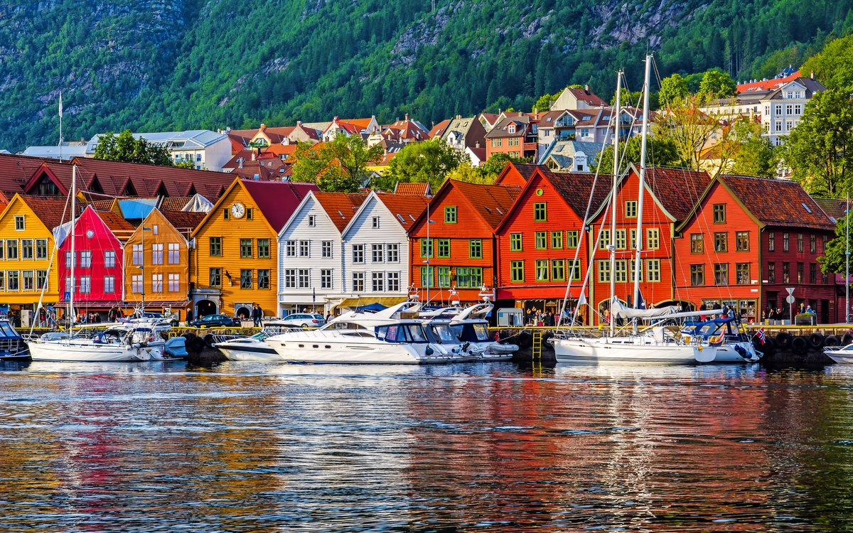 Bergen, Norwegen. Ansicht von historischen Gebäuden in Bryggen-Hanseatic Kai in Bergen, Norwegen. UNESCO Weltkulturerbe - © olenatur - stock.adobe.com