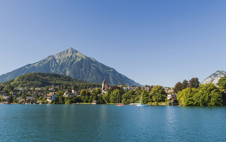 Spiez in den Schweizer Alpen - © bill_17 - stock.adobe.com