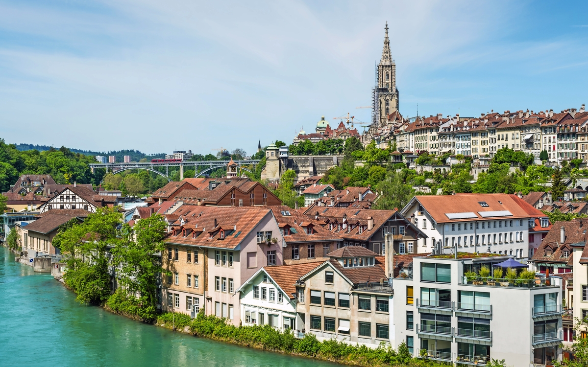 Welt Schatz Stadt. Ansicht von Bern Altstadt über der Aare - Schweiz. - © valet - Fotolia