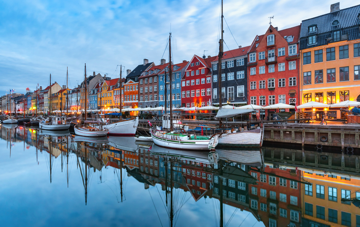 © Kavalenkava - stock.adobe.com - Nyhavn in Kopenhagen