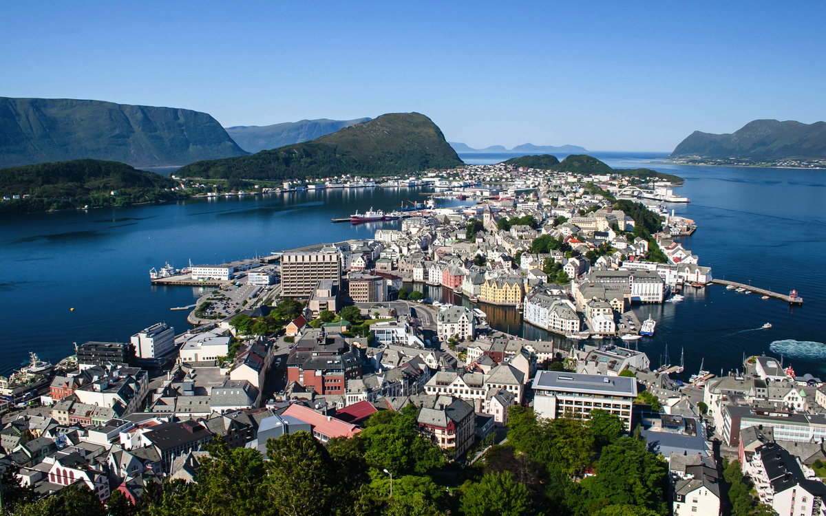 Blick auf die Stadt Stavanger von einer Aussichtsplattform - © Ekaterina Kolomeets - stock.adobe.com