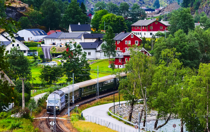 ©Kisa_Markiza - stock.adobe.com - Flåm im Sognefjord in Norwegen