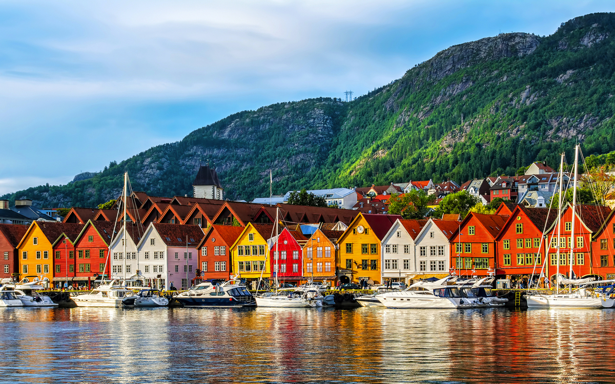 Bergen, Norway. View of historical buildings in Bryggen- Hanseatic wharf in Bergen, Norway. UNESCO World Heritage Site - ©olenatur - stock.adobe.com