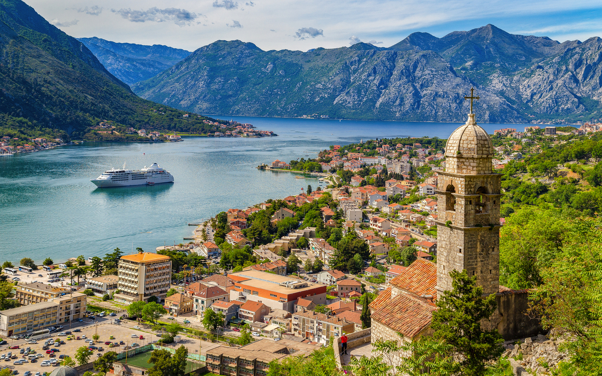 Kotor in der Bucht von Kotor - ©JFL Photography - stock.adobe.com