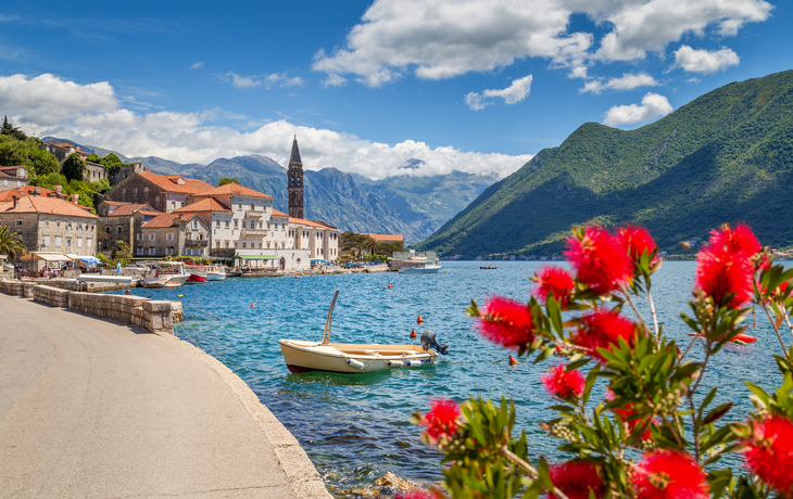 Perast in der Bucht von Kotor im Sommer, Montenegro - © JFL Photography - stock.adobe.com