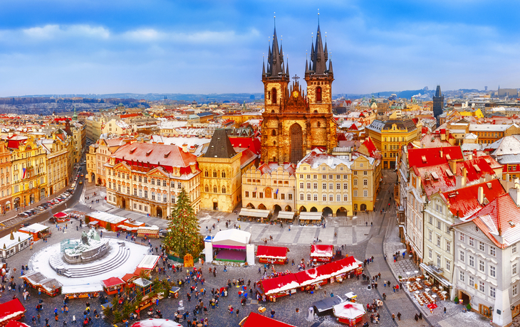 Weihnachtsmarkt auf dem Altstädter Ring in Prag - ©Feel good studio - stock.adobe.com