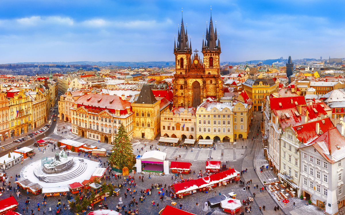 Weihnachtsmarkt auf dem Altstädter Ring in Prag - ©Feel good studio - stock.adobe.com