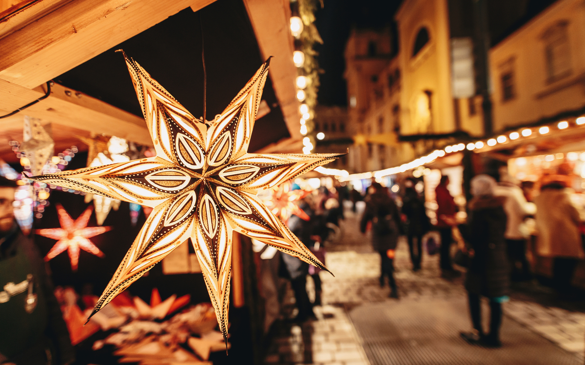 Christkindlmarkt am Rathausplatz in Wien, Österreich - ©Calin Stan - stock.adobe.com