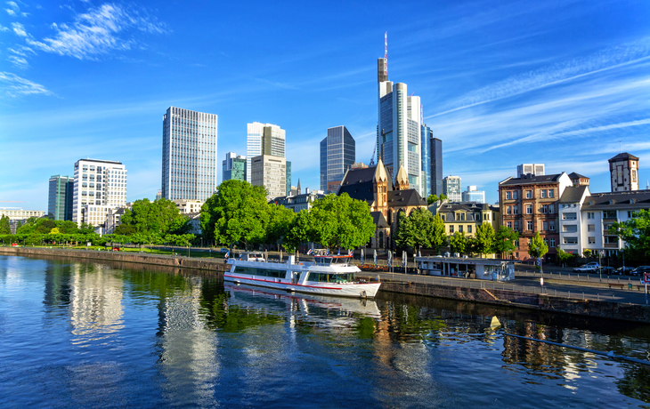 Frankfurter Skyline - © laraslk - stock.adobe.com