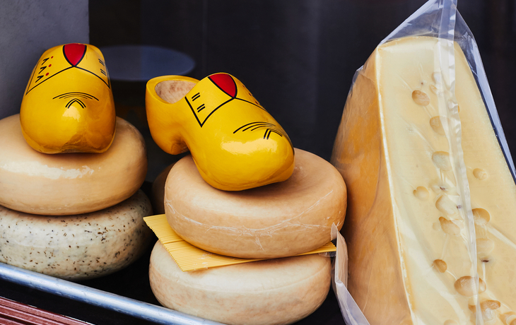 holländischer Käse im Schaufenster - © Olesia - stock.adobe.com