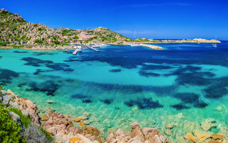 Insel La Maddalena vor der Nordostküste Sardiniens - ©Miniloc - stock.adobe.com