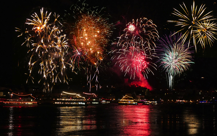 Rhein in Flammen bei Rüdesheim - ©Comofoto - stock.adobe.com