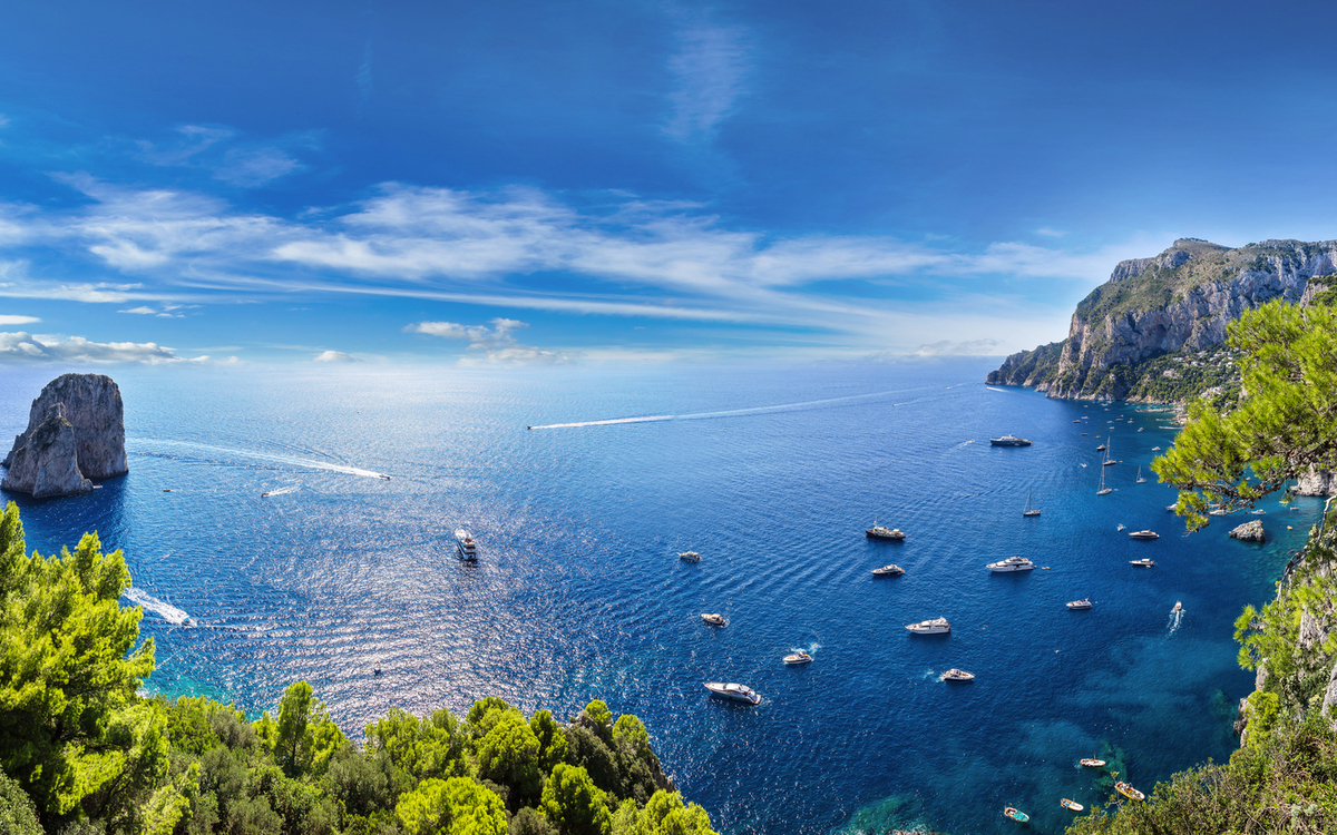 Faraglioni-Felsen in der Nähe der Insel Capri - © Sergii Figurnyi - stock.adobe.com