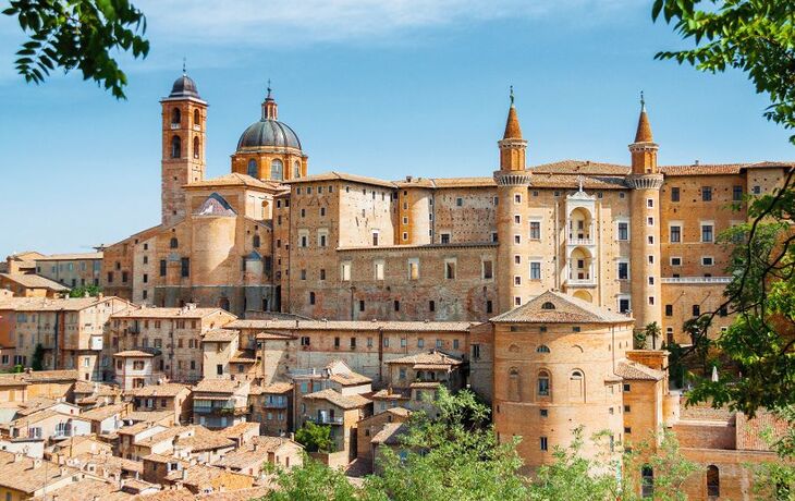 Schloss des Herzogs von Urbino - © olgakostenko - Fotolia