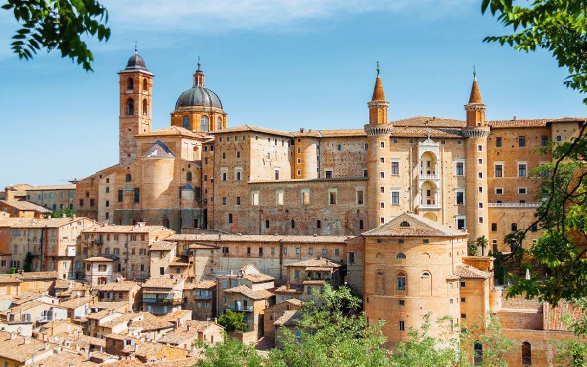 Schloss des Herzogs von Urbino - © olgakostenko - Fotolia