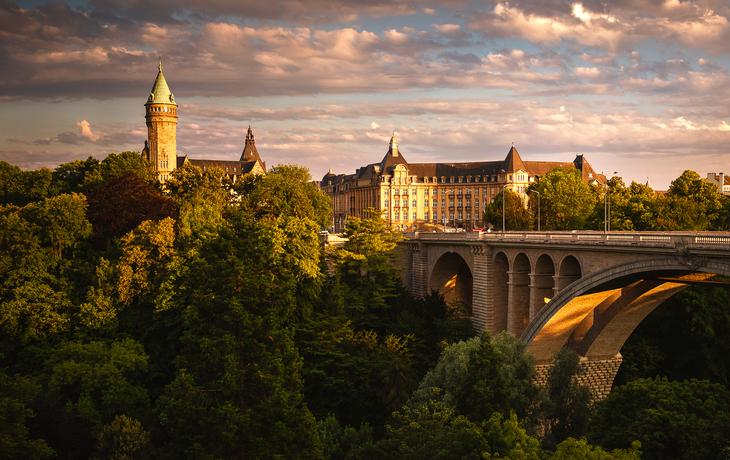 Luxemburg-Stadt bei Sonnenuntergang - © Trevor Parker Photo - stock.adobe.com