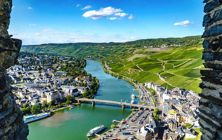 Blick auf Bernkastel-Kues - © Birgit Reitz-Hofmann - stock.adobe.com