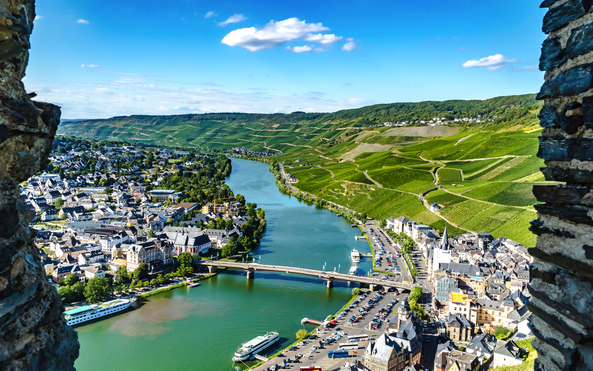 Blick auf Bernkastel-Kues - © Birgit Reitz-Hofmann - stock.adobe.com