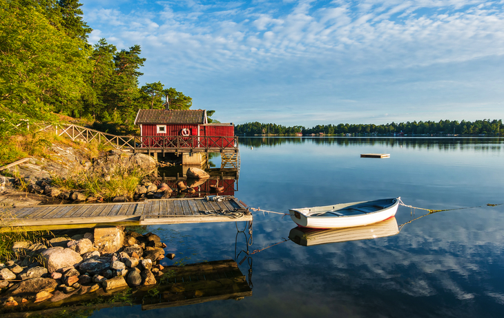 Schärengarten an der schwedischen Küste vor Stockholm - © Rico Ködder - stock.adobe.com