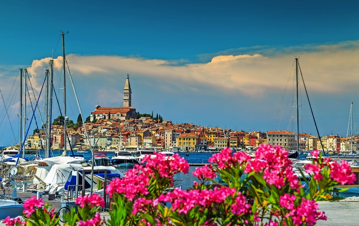 Spektakuläre Stadtbild mit Rovinj Altstadt, in der Region Istrien, Kroatien, Europa - © janoka82 - Fotolia