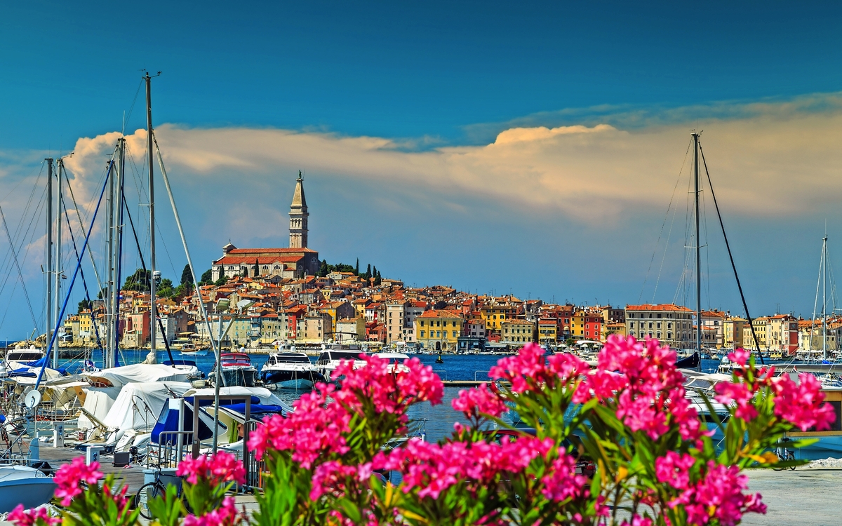 Spektakuläre Stadtbild mit Rovinj Altstadt, in der Region Istrien, Kroatien, Europa - © janoka82 - Fotolia