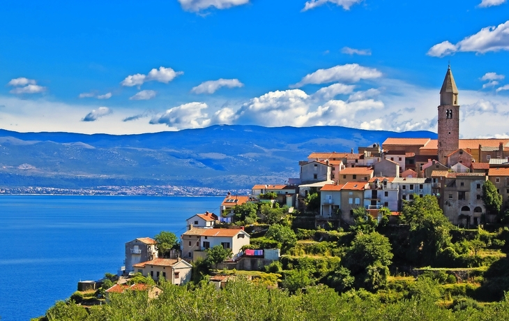 Vrbnik auf der Insel Krk in der Kvarner Bucht, Kroatien - © xbrchx - Fotolia