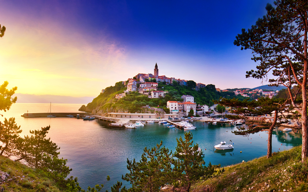 Vrbnik auf der Insel Krk in der Kvarner Bucht, Kroatien - © Mykhaylo Feshchur - stock.adobe.com