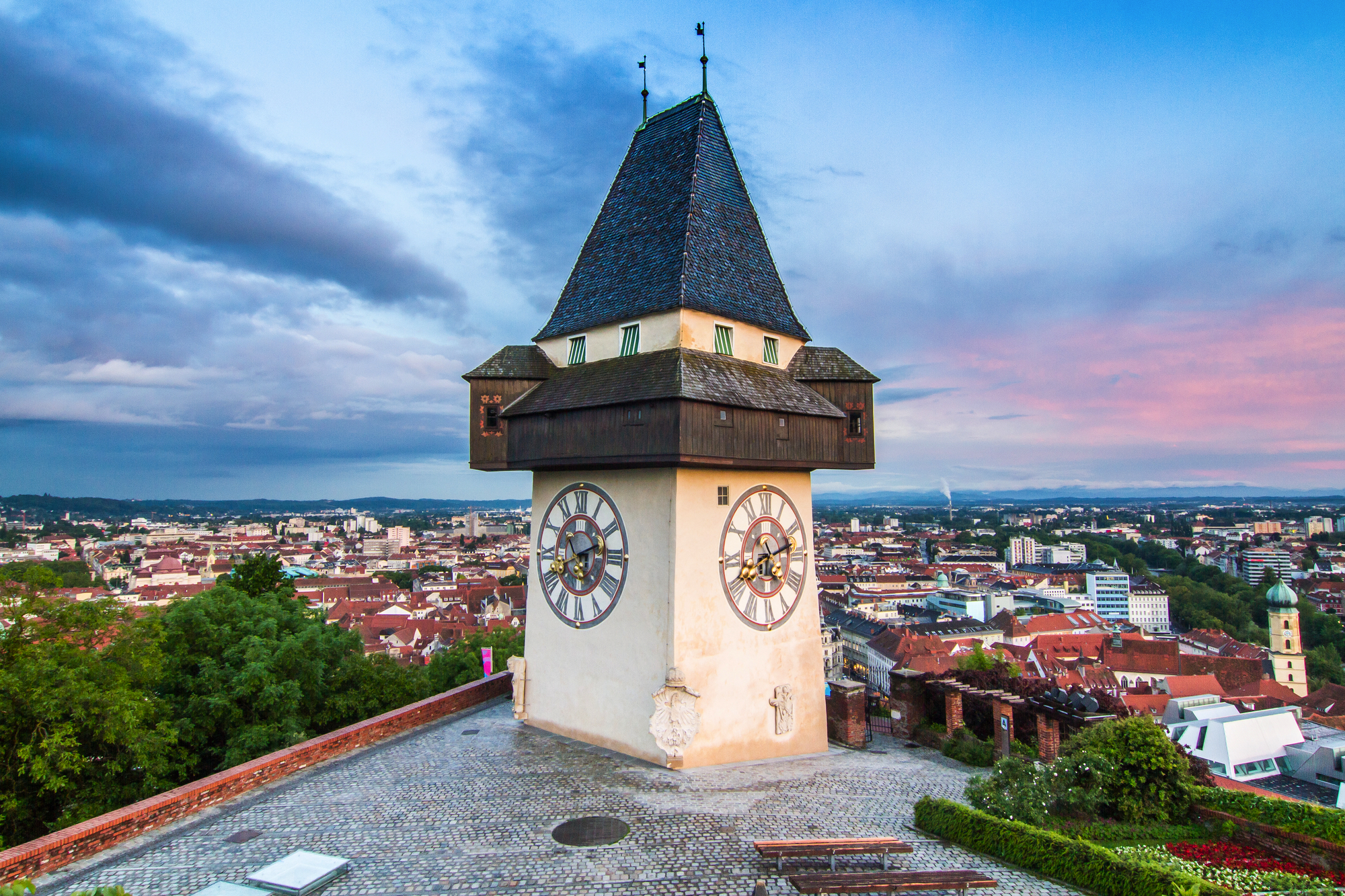 Uhrturm auf dem Grazer Schlossberg - © Wirestock  - stock.adobe.com