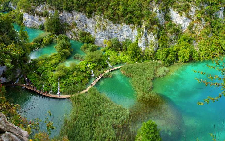 Panoramablick über die Plitvicer Seen - © Thomas - stock.adobe.com