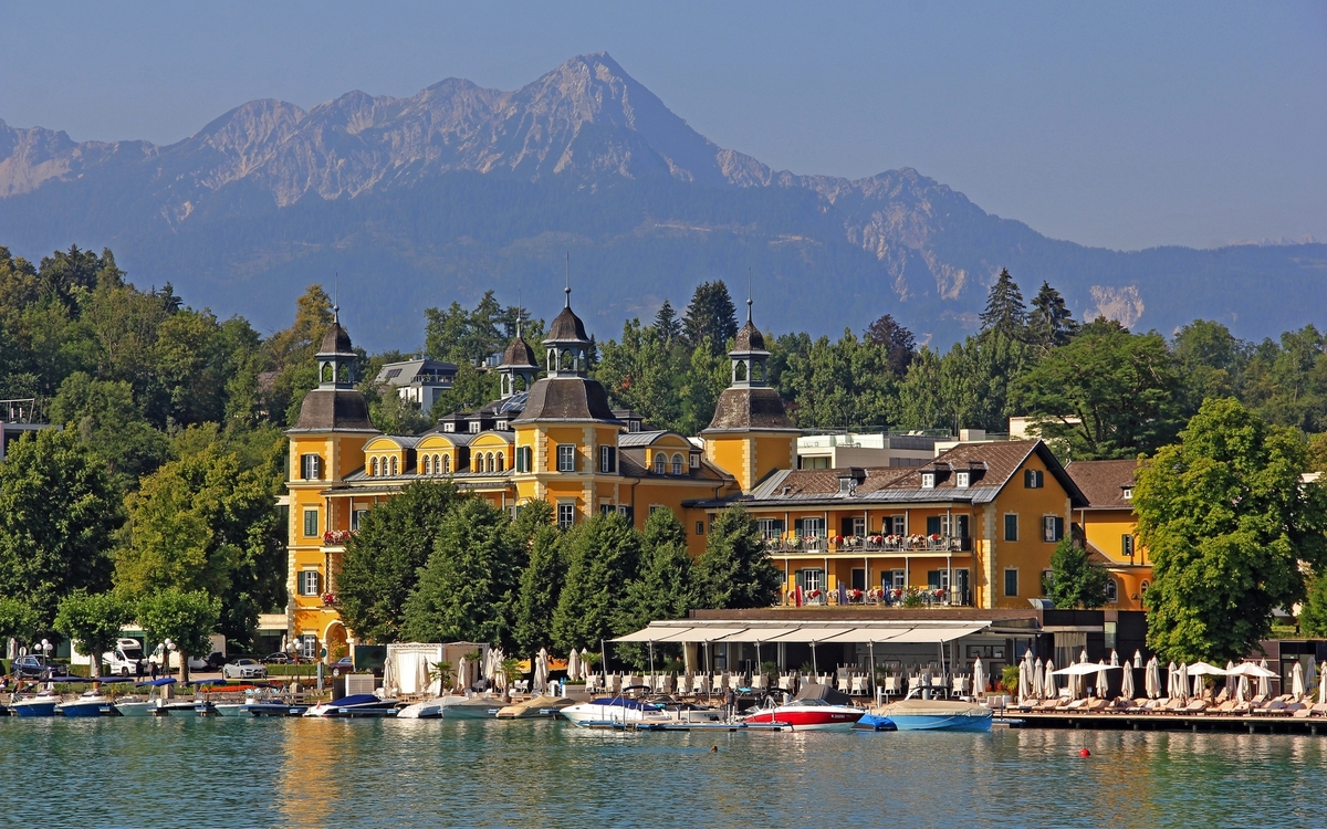 Schlosshotel Velden am Wörthersee - © horst jürgen schunk - stock.adobe.com