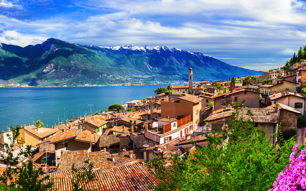 Panoramablick auf das Limone sul Garda am Gardasee - © Freesurf - stock.adobe.com