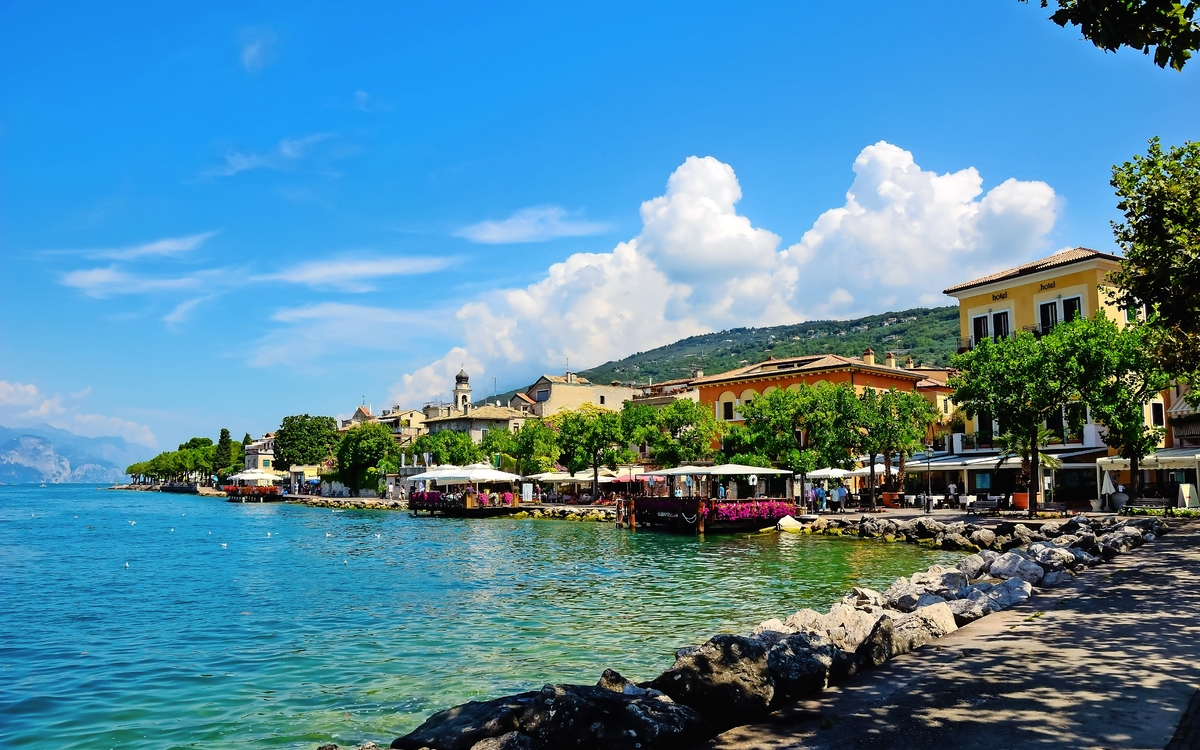 Torri del Benaco am Gardasee, Italien - © Traumbild - Fotolia