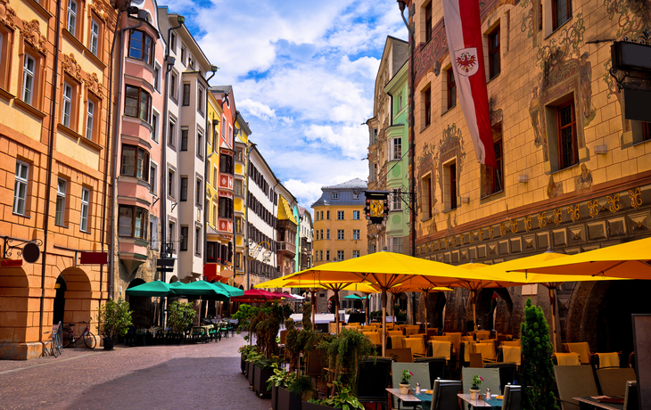 Altstadt von Innsbruck in Tirol, Österreich - © xbrchx - stock.adobe.com