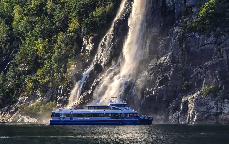 Sindre Kvam | Rodne Fjord Cruise