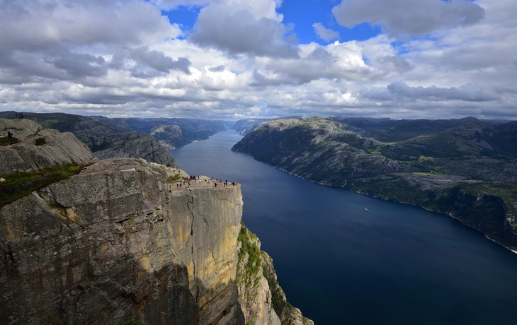 Sindre Kvam | Rodne Fjord Cruise