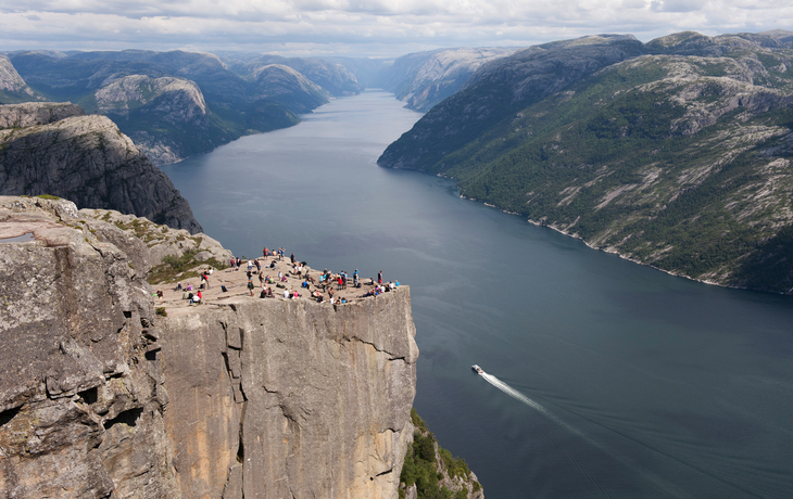 Sindre Kvam | Rodne Fjord Cruise